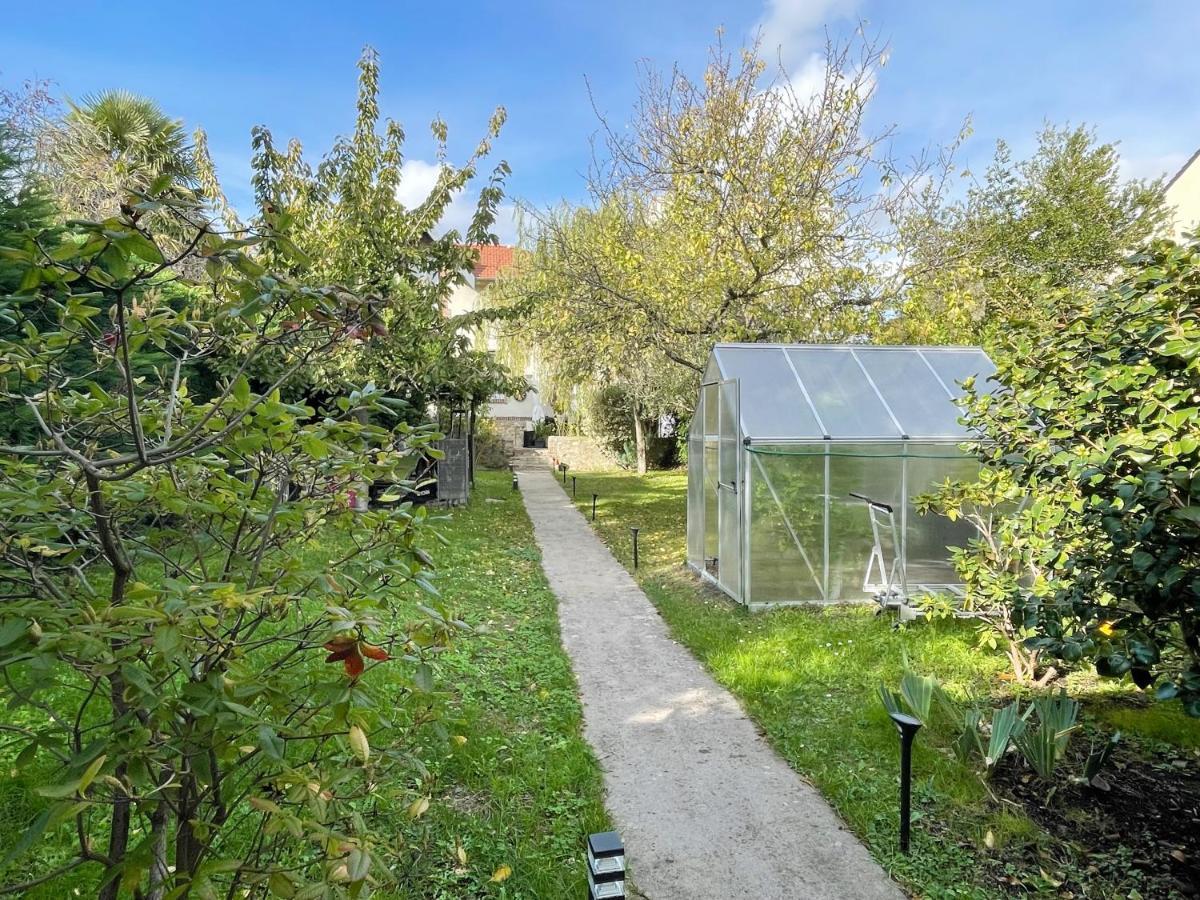 Maisonnette Dans Jardin Partage Bois-Colombes Extérieur photo